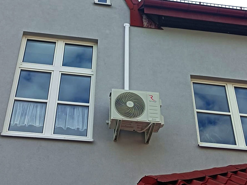 Montaż klimatyzacji w Starachowicach w szkole